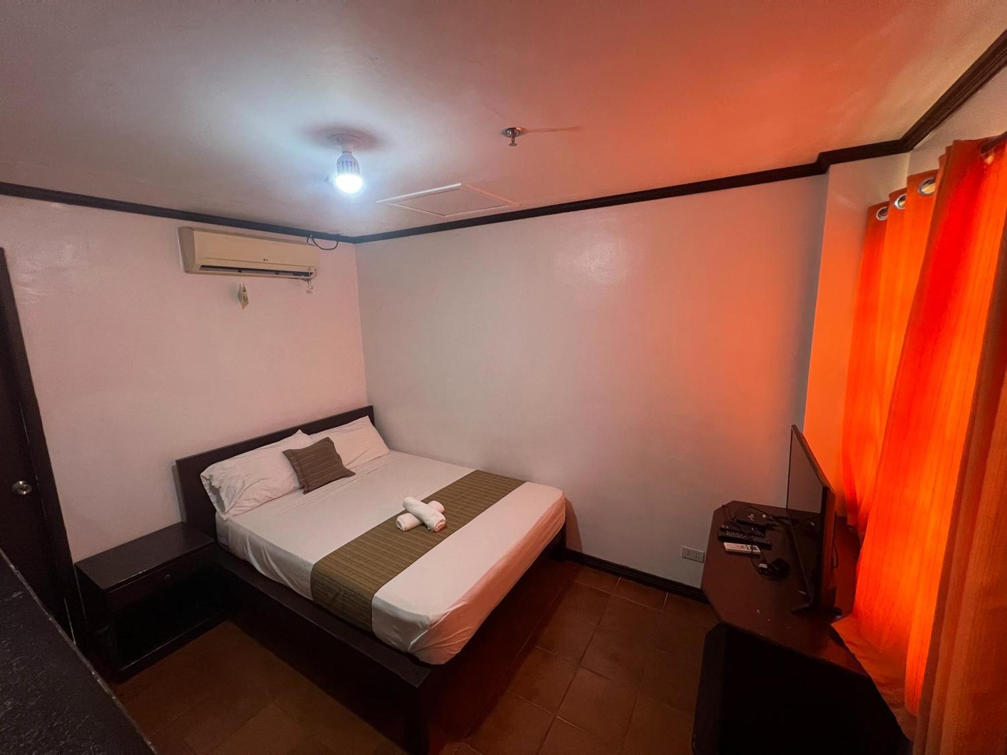 Subiza Beach Resort Olongapo Exterior foto