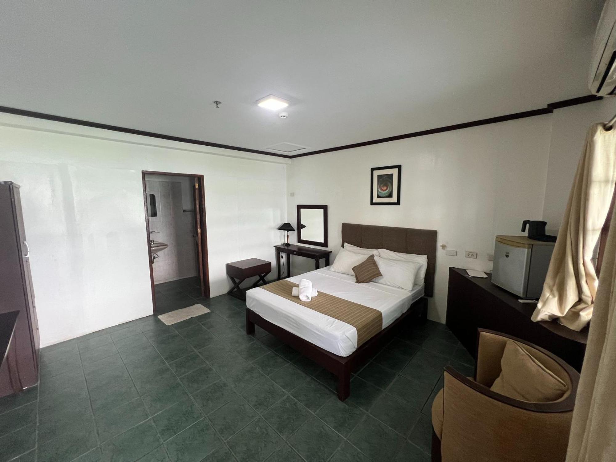 Subiza Beach Resort Olongapo Exterior foto