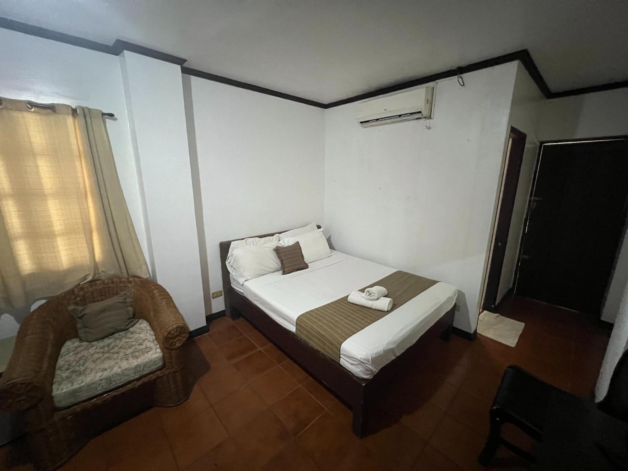 Subiza Beach Resort Olongapo Exterior foto